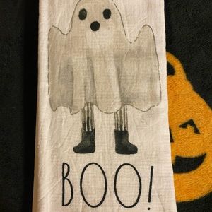 NWT - Rae Dunn Halloween Kitchen Towels